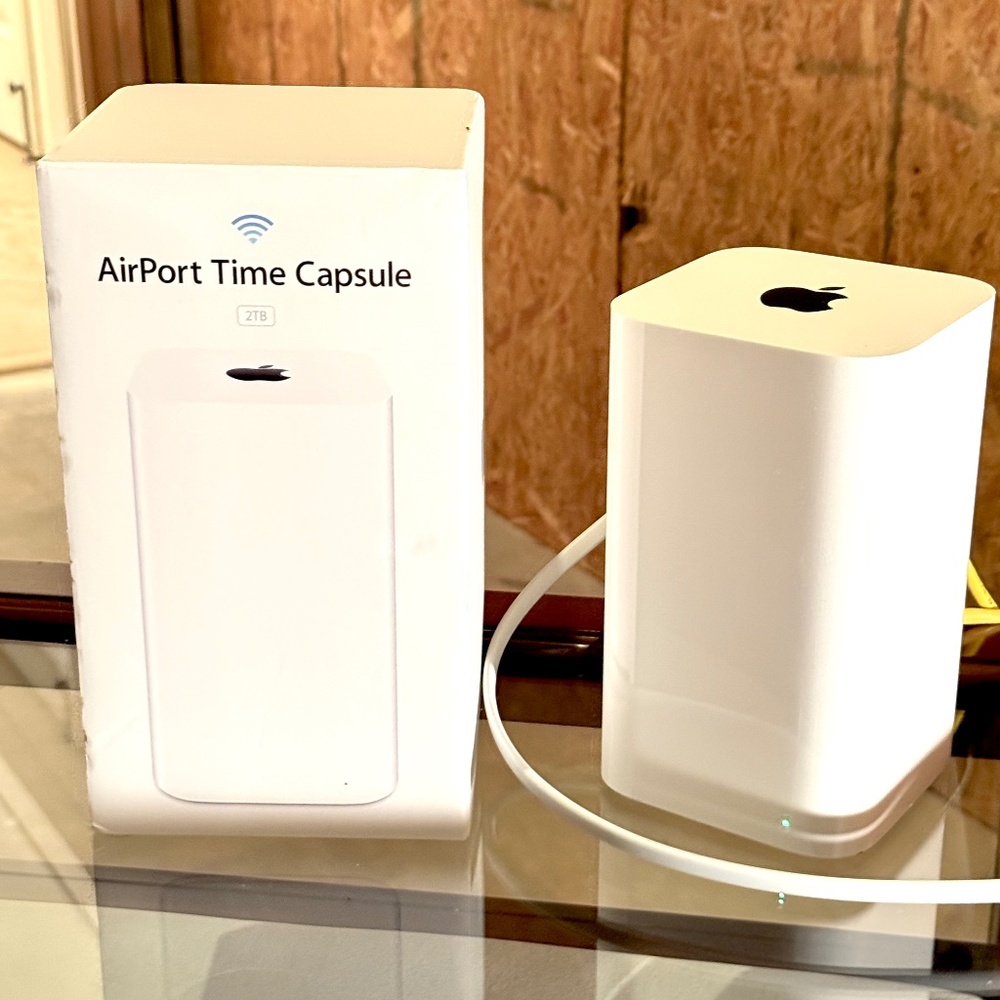 Apple Airport Time Capsule 2T Storage / External Hard Drive / Works Perfectly